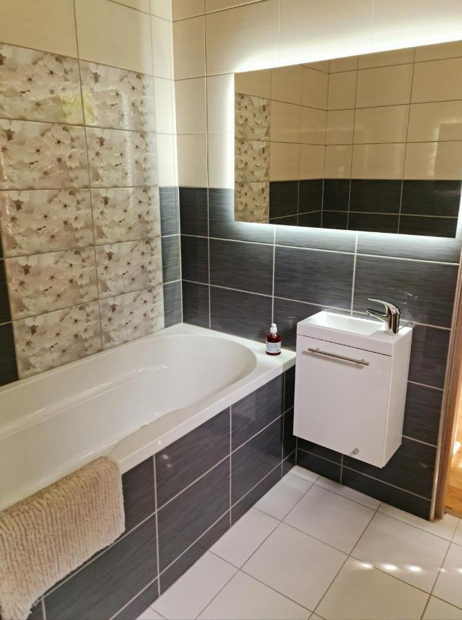Huerrem Apartman Eger Exterior foto